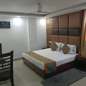 2* Hotel Clayton Near Igi Airport Delhi